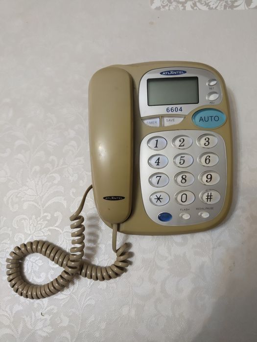 Stary aparat telefoniczny Atlantel. PRL