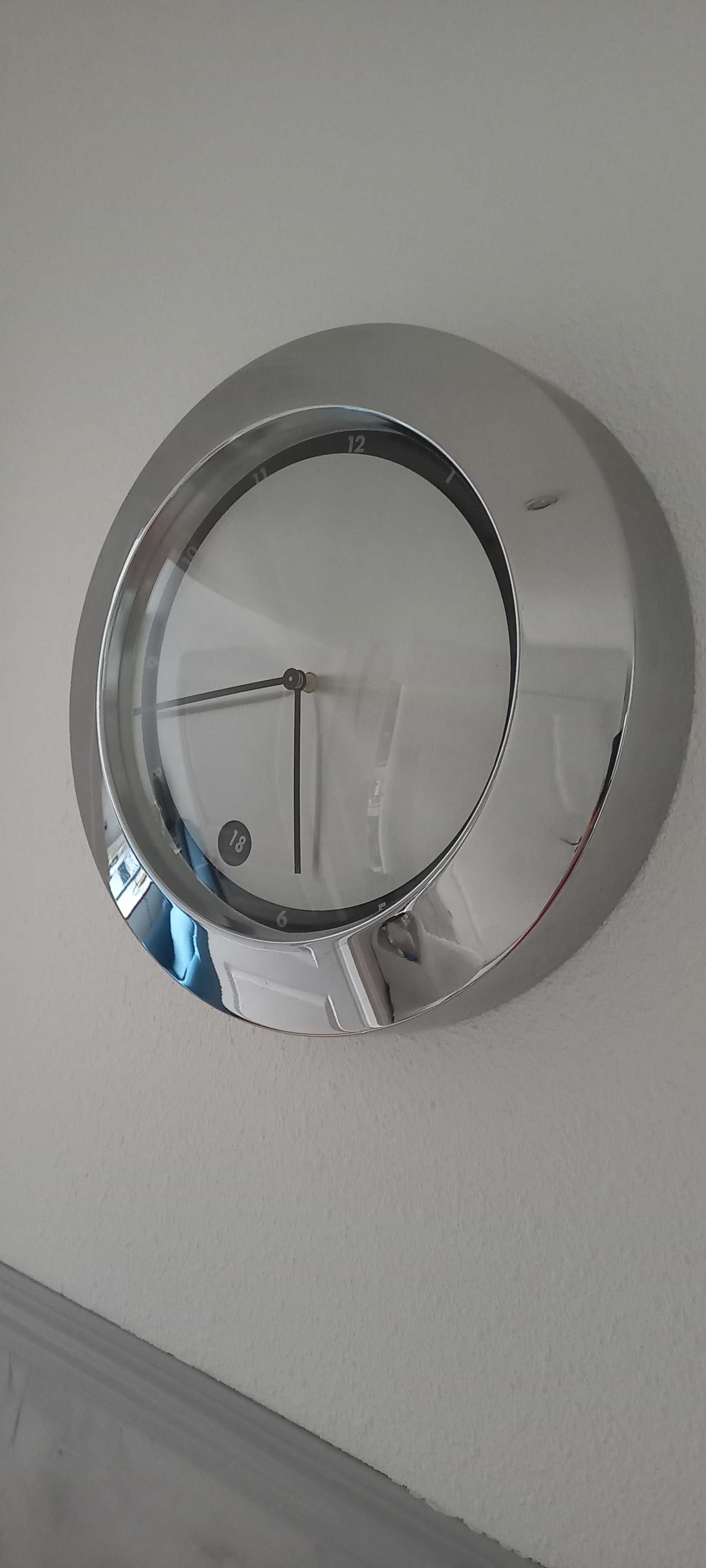 Zegar ścienny srebrny quartz duży