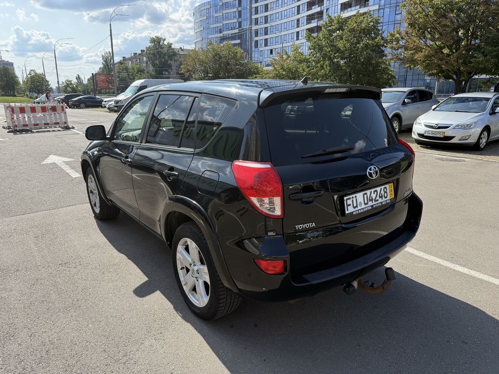 Toyota Rav 4 2.2 дизель на тимчасовій Реєстрації!