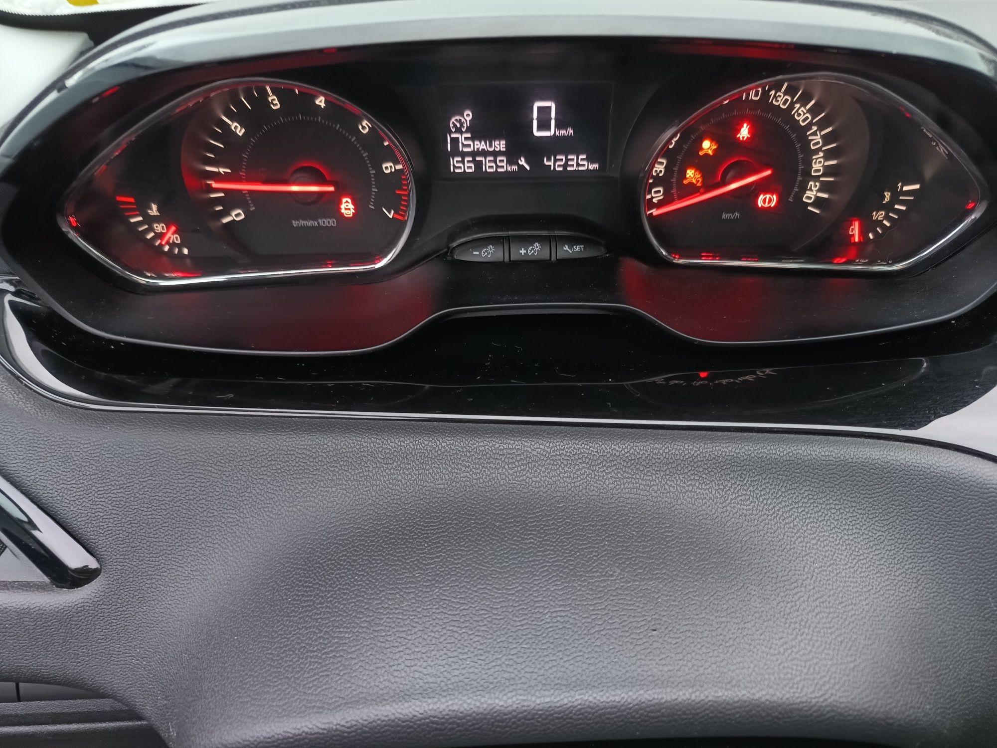 PEUGEOT 208 1.2 VTI panorama dach klima