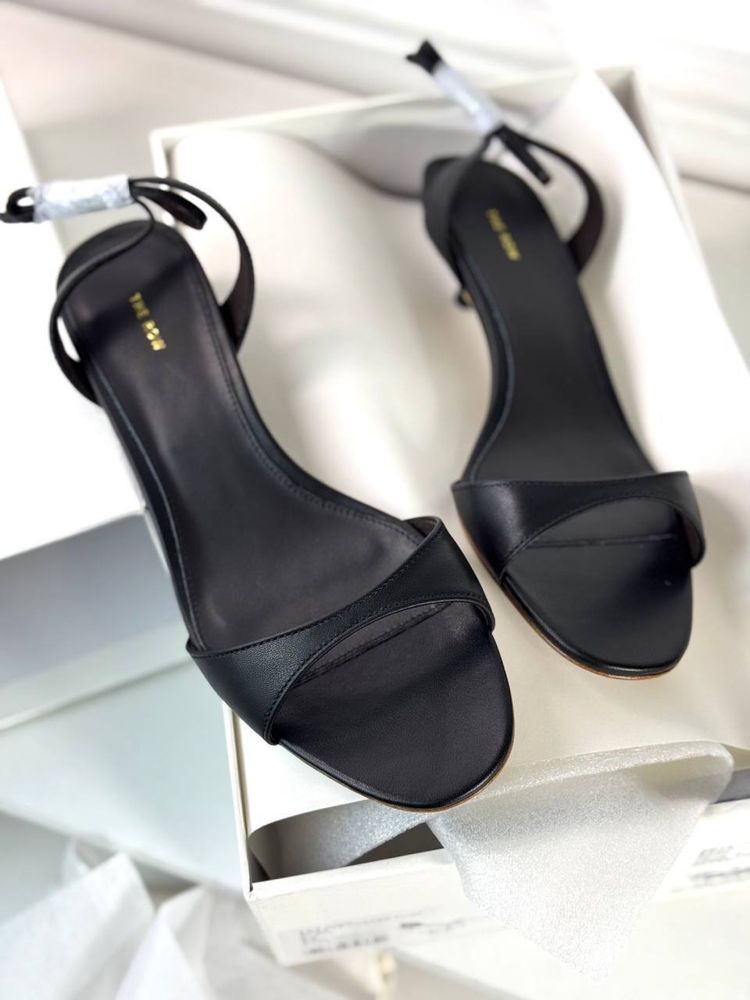 Босоніжки chanel ysl the row
