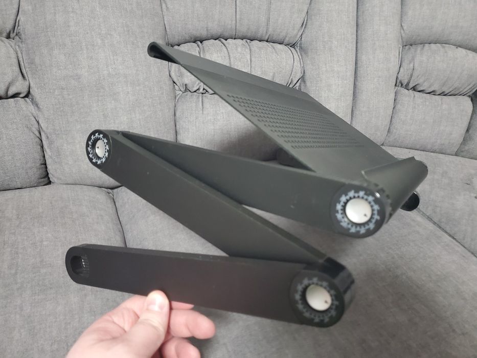 Стол-подставка для ноутбука, широкая и качественная