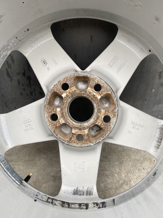 Продам комплект оригінальних дисків 5 112 17 R17