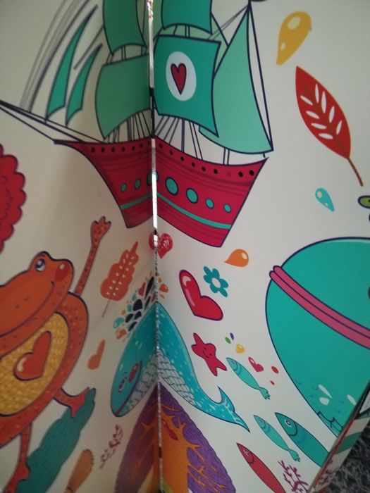 Biombo com desenhos infantis