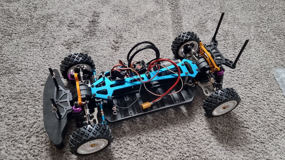 Model buggy 1/10 plus konwersja na rally patrz opis