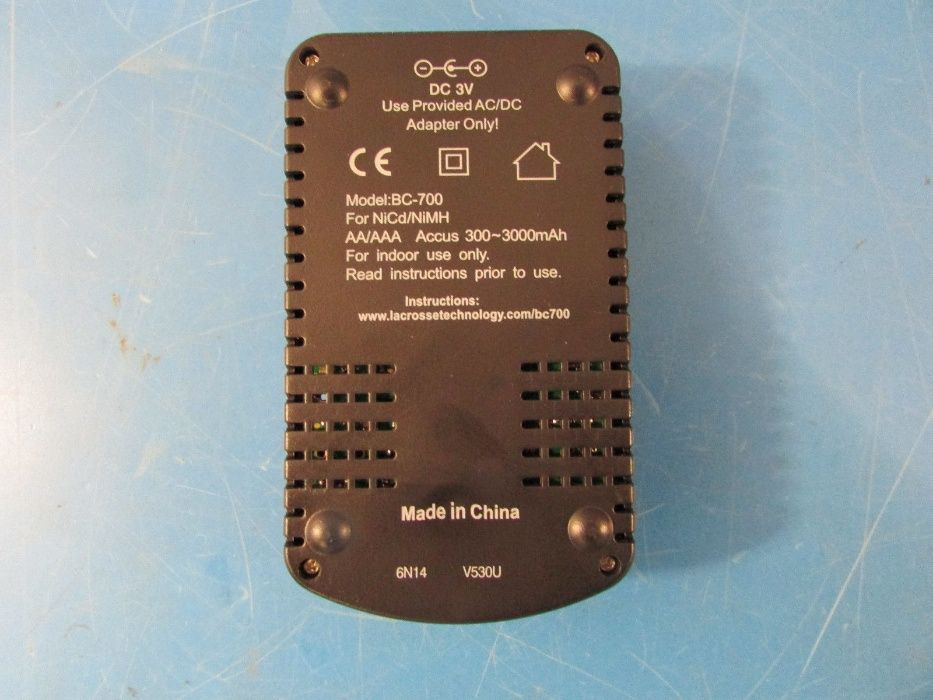 Зарядное устройство Techno Line BC700