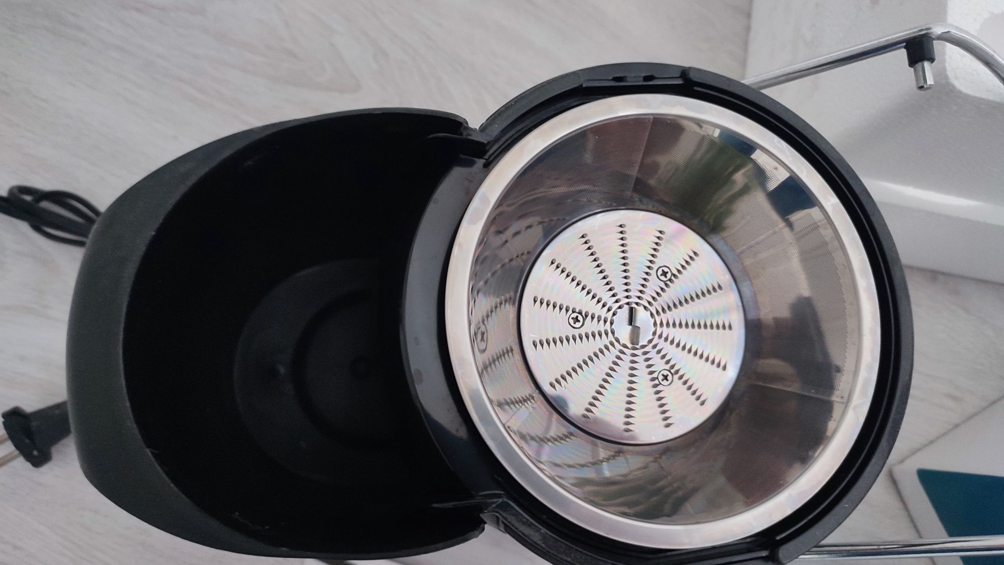 Sokowirówka, sokownik, wyciskarka, marki Transa 1400W