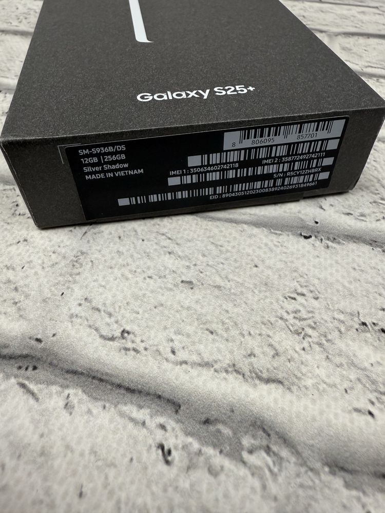 New Samsung Galaxy S25 Plus 12/256Gb Silver Shadow Global