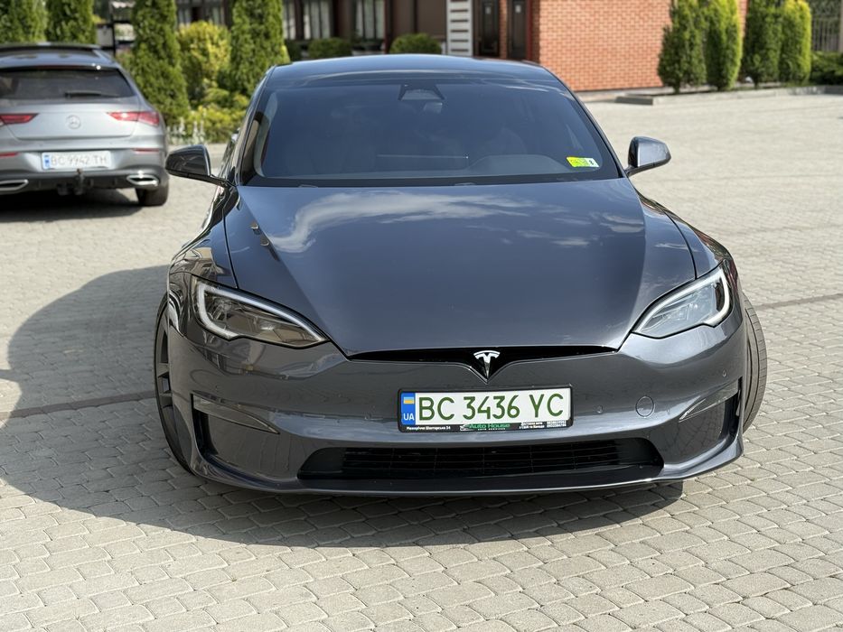 Tesla model s 2022 (тесла модел s 2022 року)