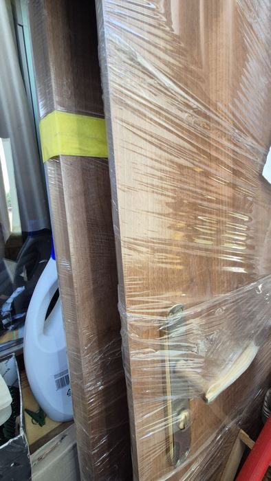 Двері4 шт.нові з коробками,лиштвою,ручками,та завісами,повний комплект