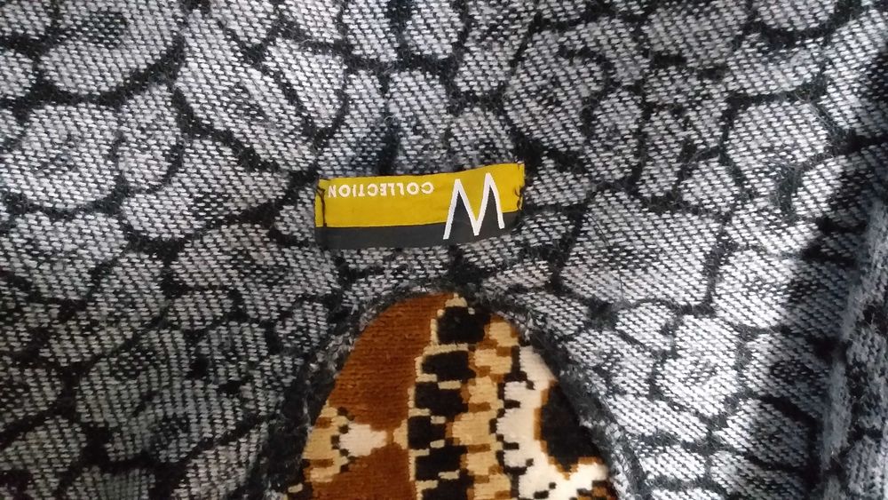 Палантин шерстяной, мягкий, теплый.