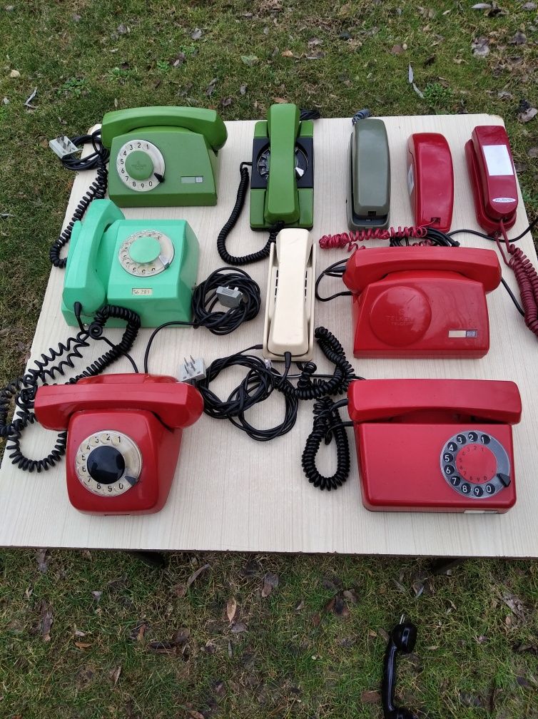 Kolekcja telefonów z PRL