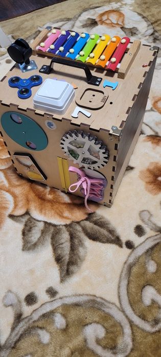 Бізукуб для дітей