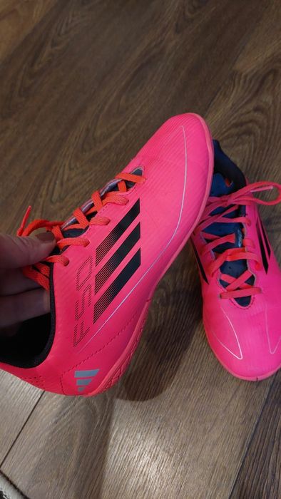 Halówki piłkarskie 35