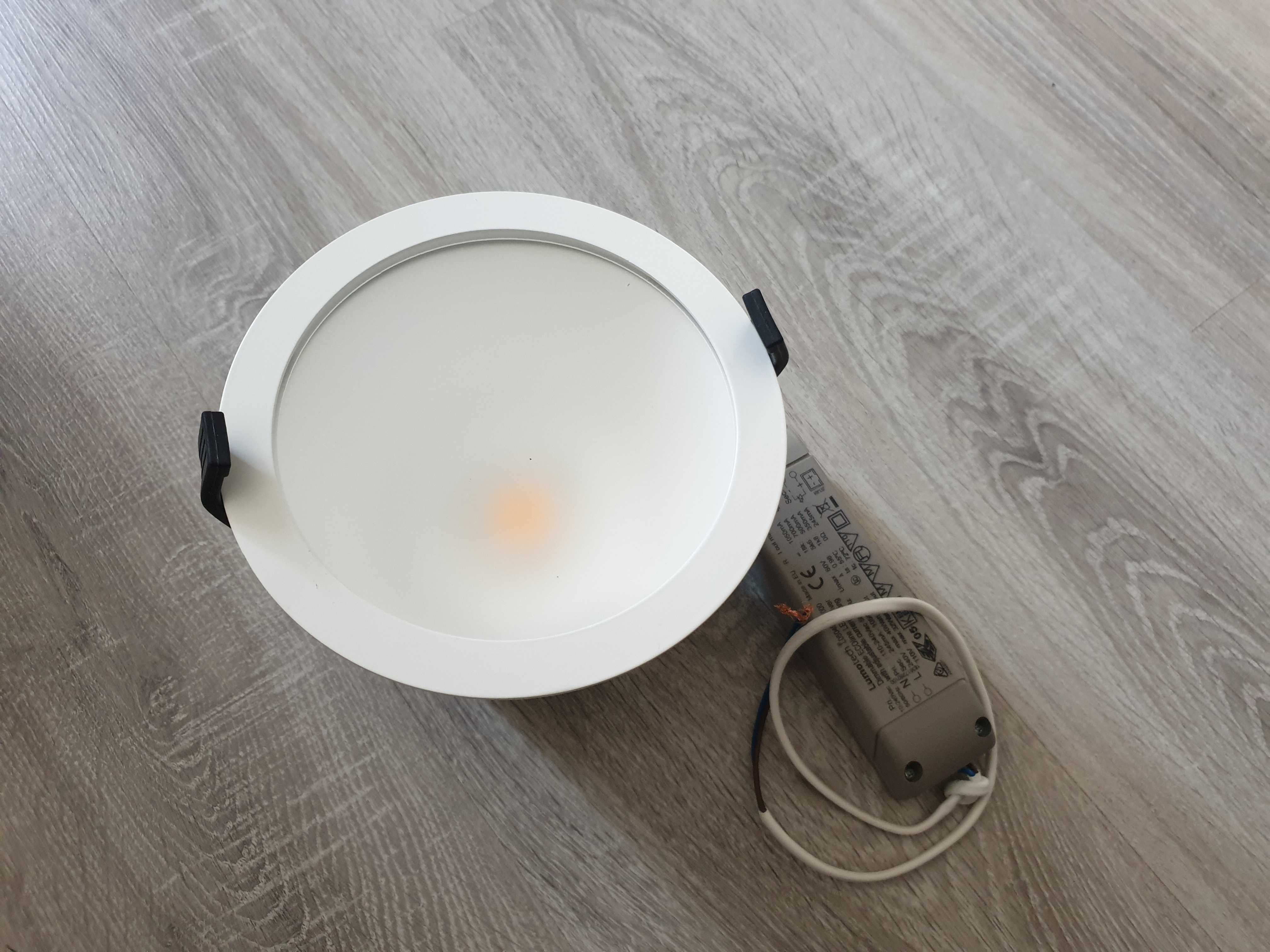 Lampa LED 26W, barwa biała 2700K, stan - jak nowe! ! ! 12 sztuk