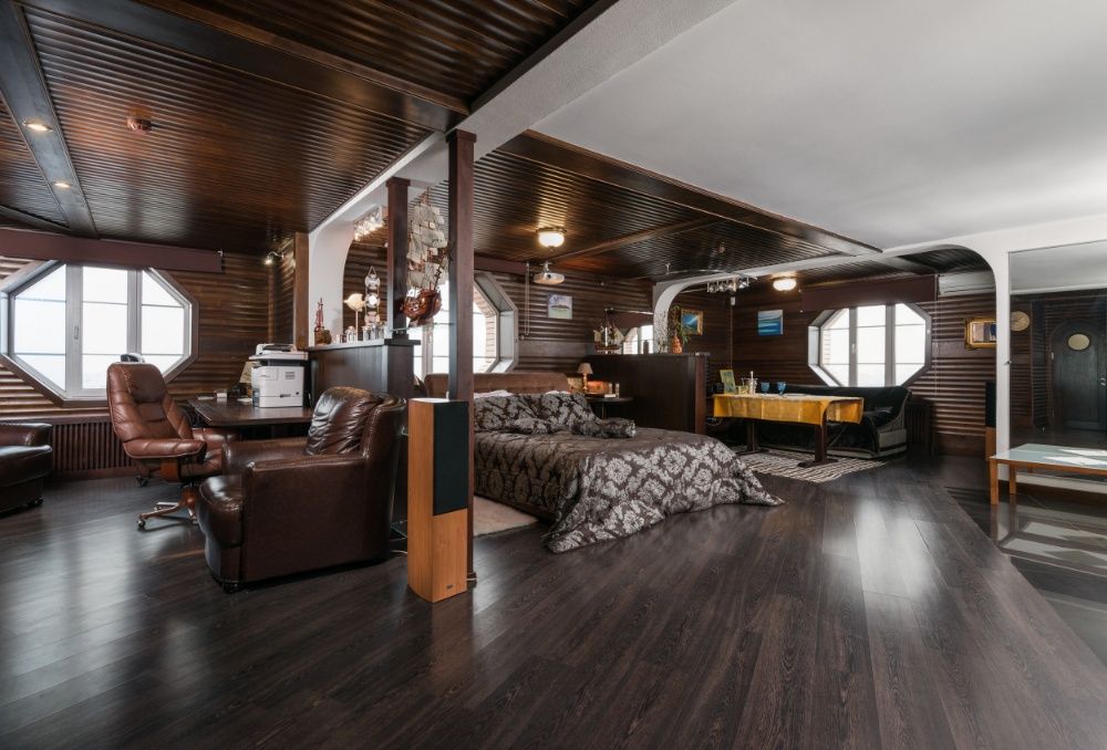 The Sky Loft.  Пентхаус із кінотеатром.  25 поверх.