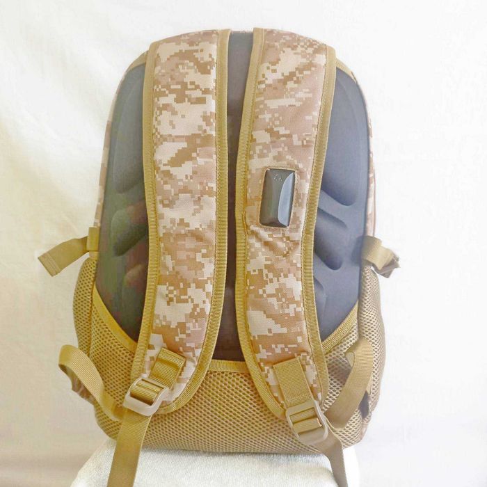 Рюкзак камуфляжний піксель 2 відділення 35 літрів USB та mini Jack 3,5