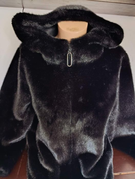 Шубка. Куртка жіноча весна- осінь. Жилетка - хутро.