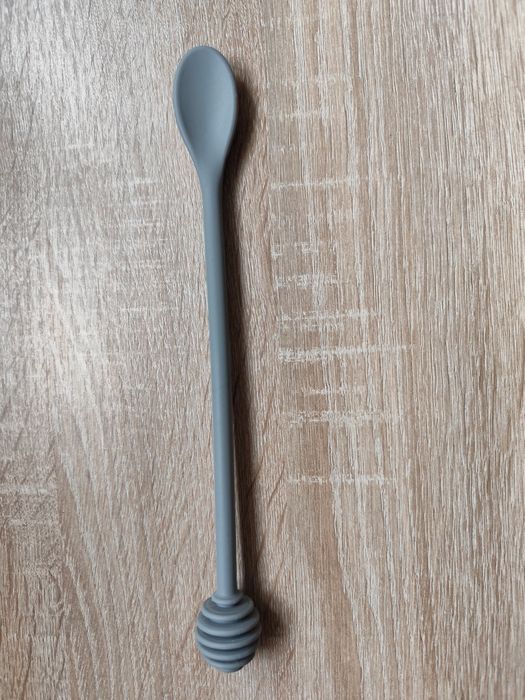 Silikonowa łyżka do miodu, kolor szary