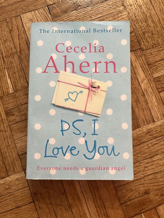 Ksiązki cena 10 zł za sztukę. Kupując cały zestaw 8 zł za szt.u