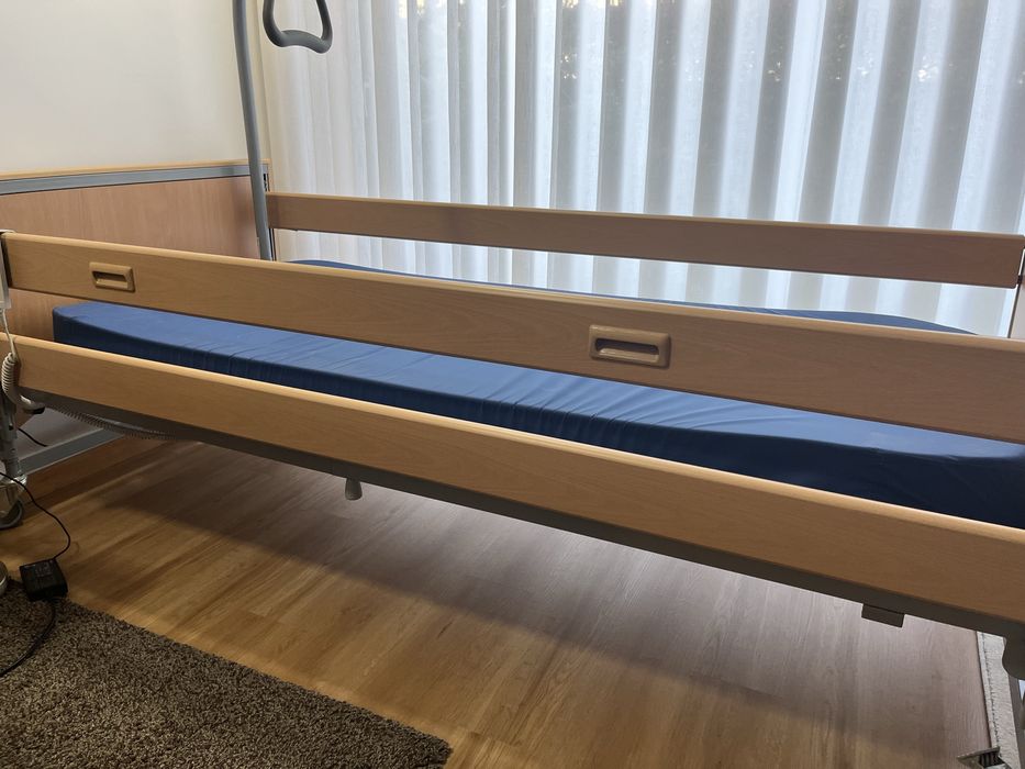 Cama articulada semi nova