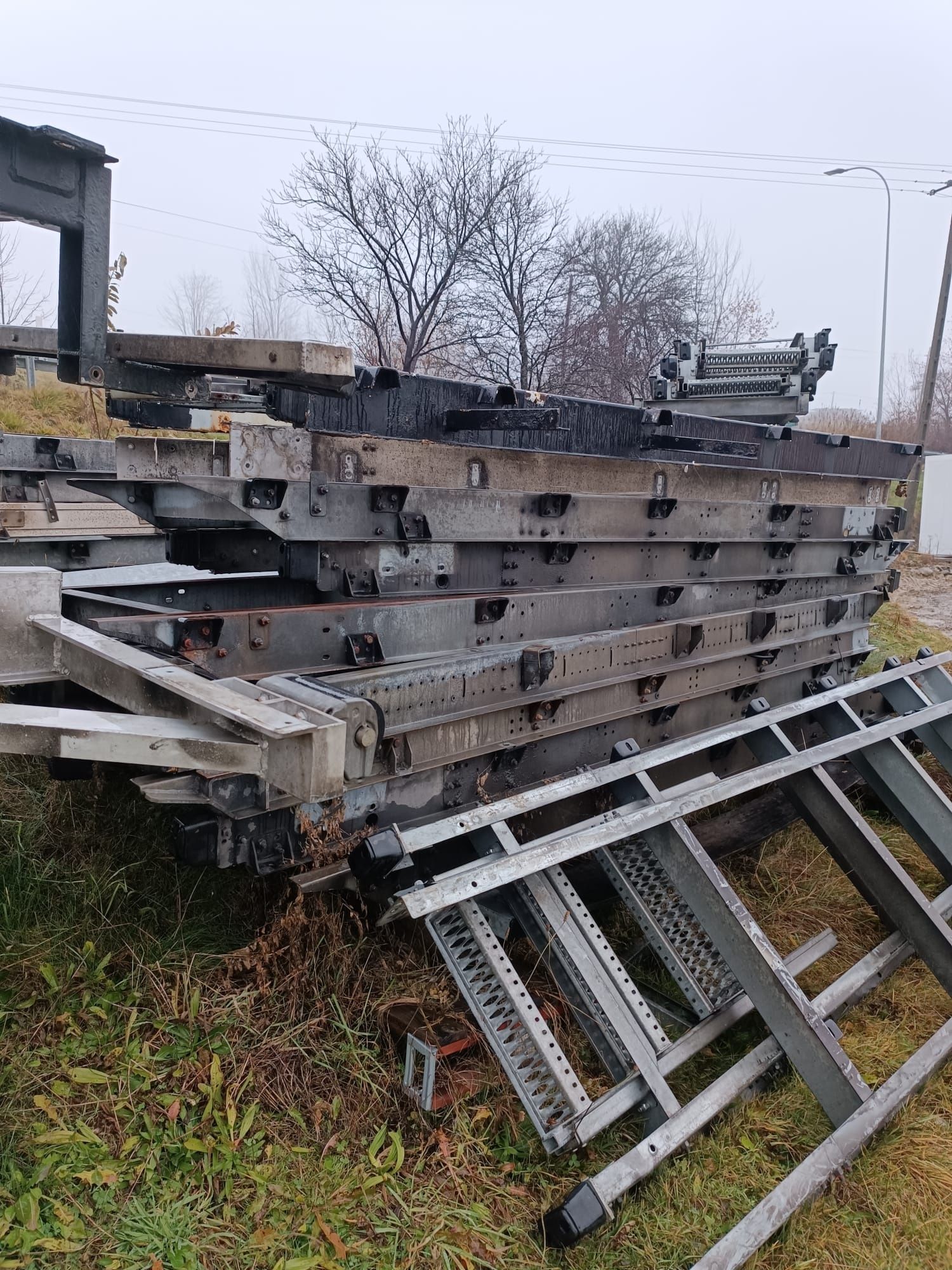 Podramówki samochodowe / podramy do  kontenerów / Iveco master crafter
