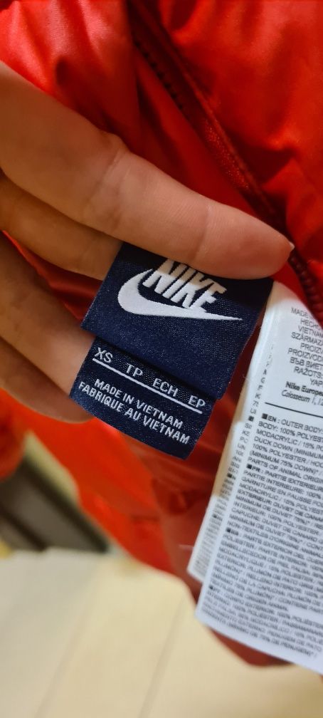 Зимовий пуховик Nike