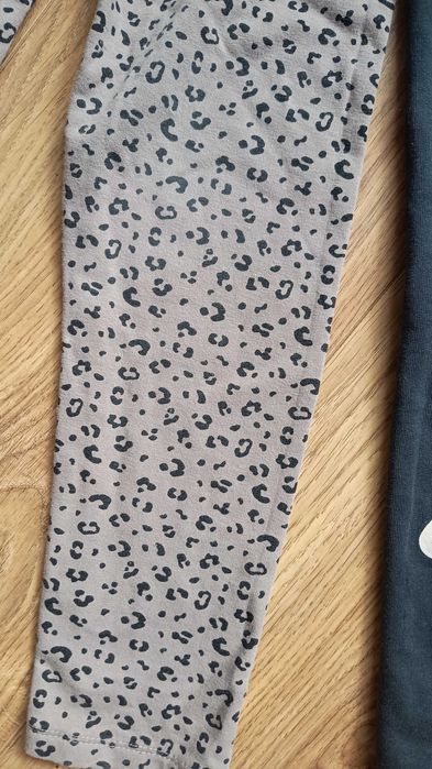 Dwie pary legginsów rozmiar 122