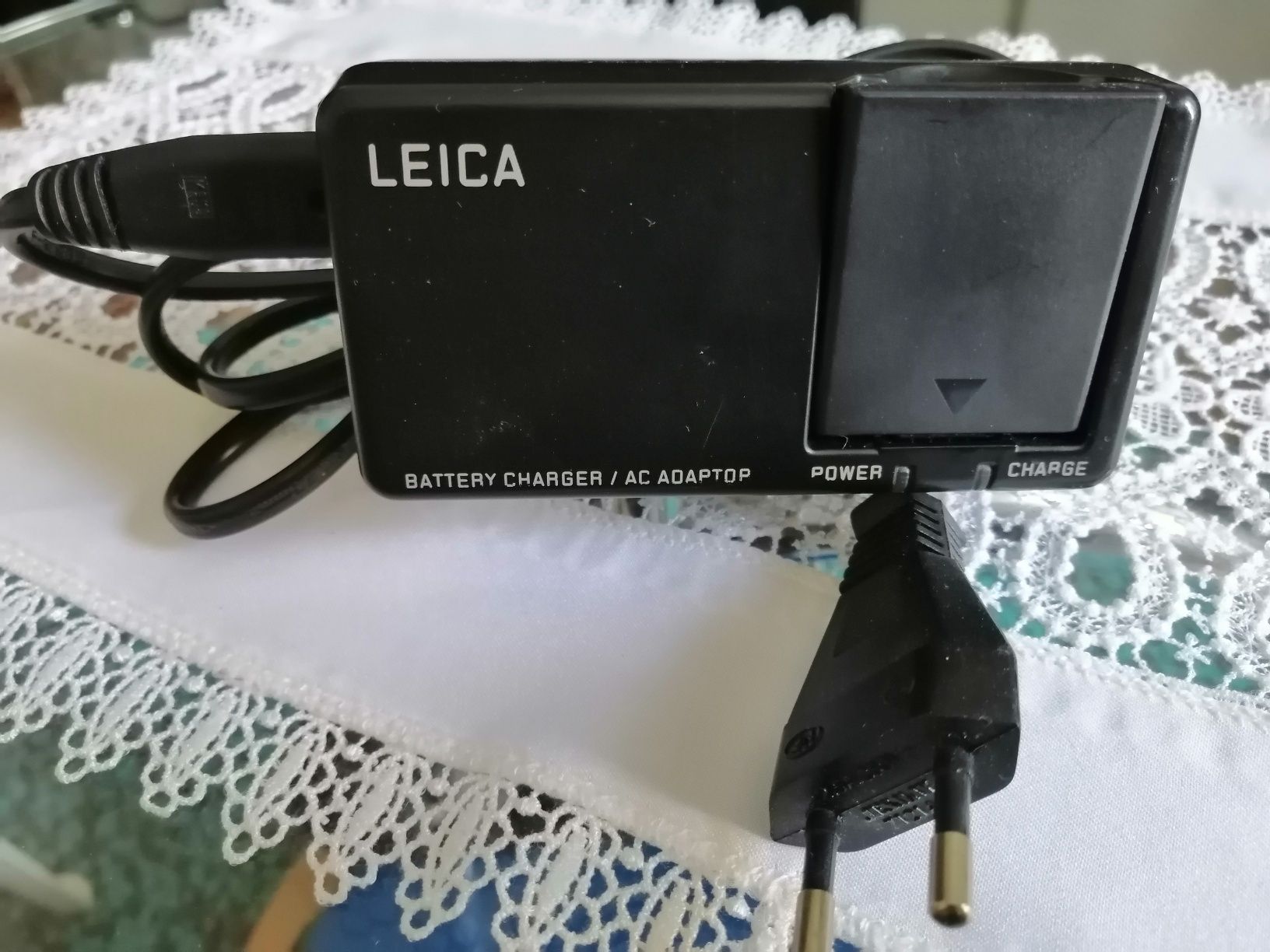 Carregador AC ADAPTOR/ MODEL NO. ACA-DC2-A máquina fotográfica LEICA