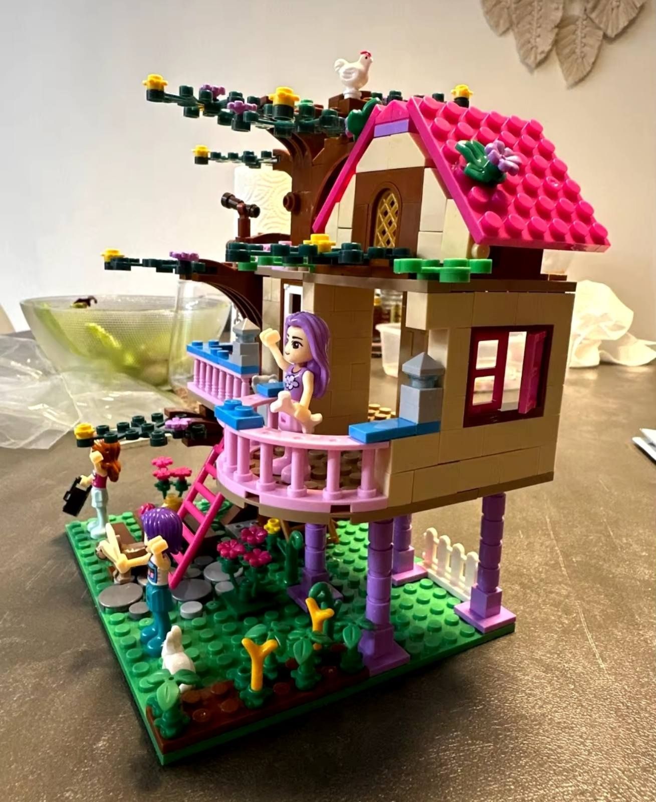Конструктор Дом на дереве 504 деталей Lego Disney Friends