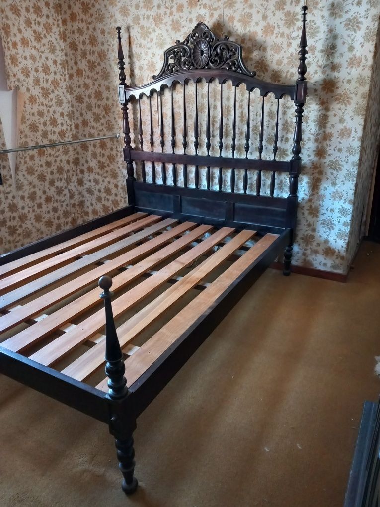 Mobília antiga quarto de casal