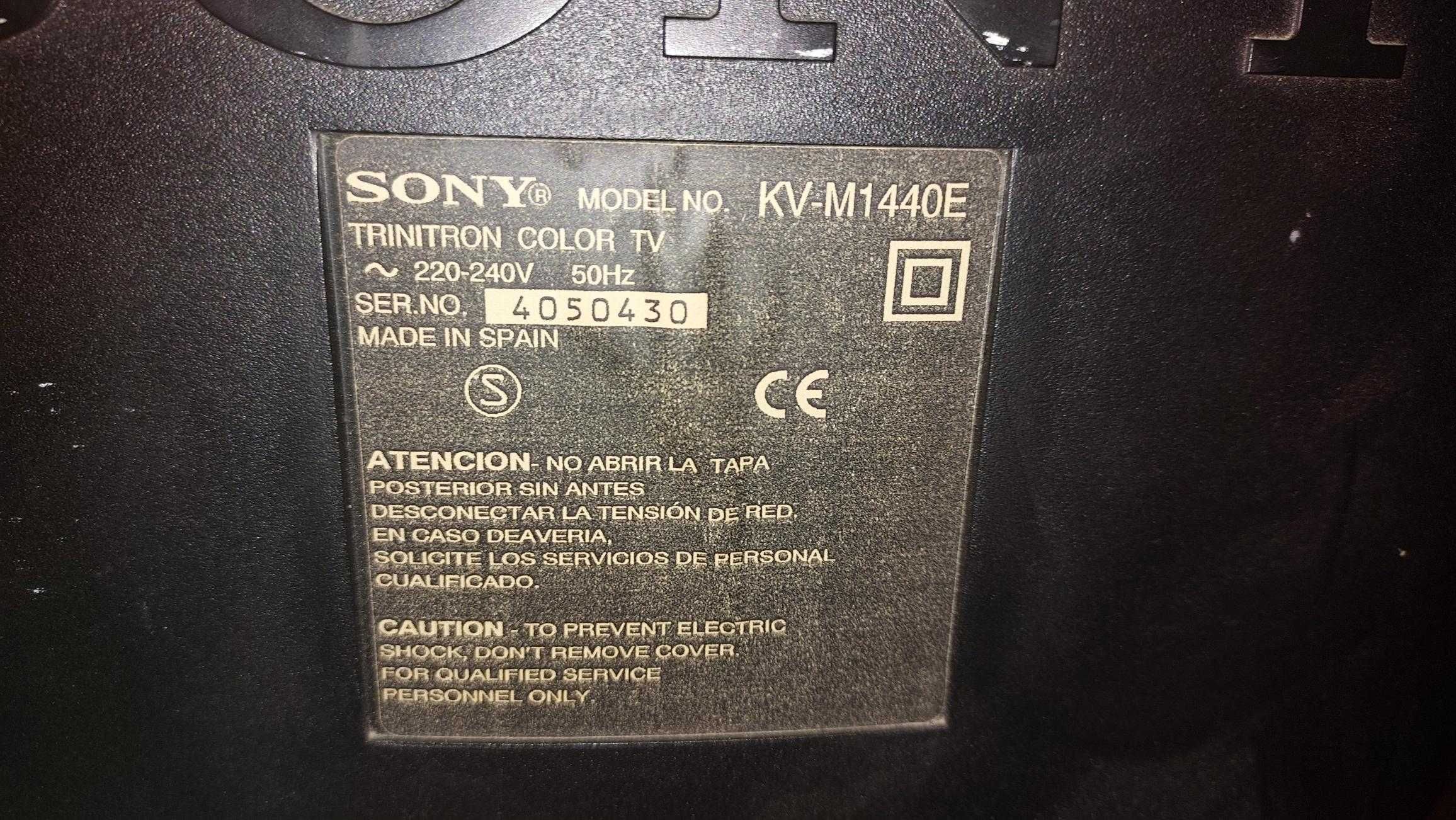 TV CRT 19'' Sony Trinitron, imagem "black matrix", stereo niccam