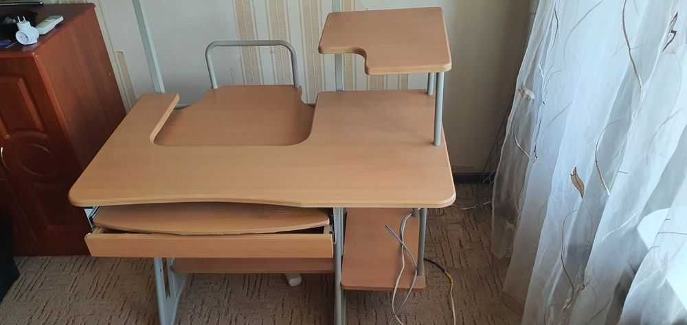 Стол компьютерный