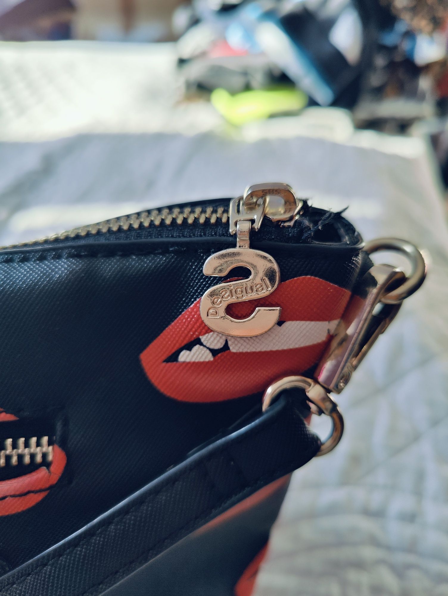 Desigual torebka lips usta. Czarna. Jak nowa.