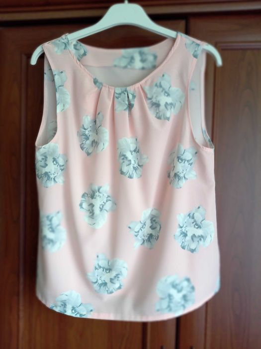 Bluzka na lato w odcieniu pudrowego różu