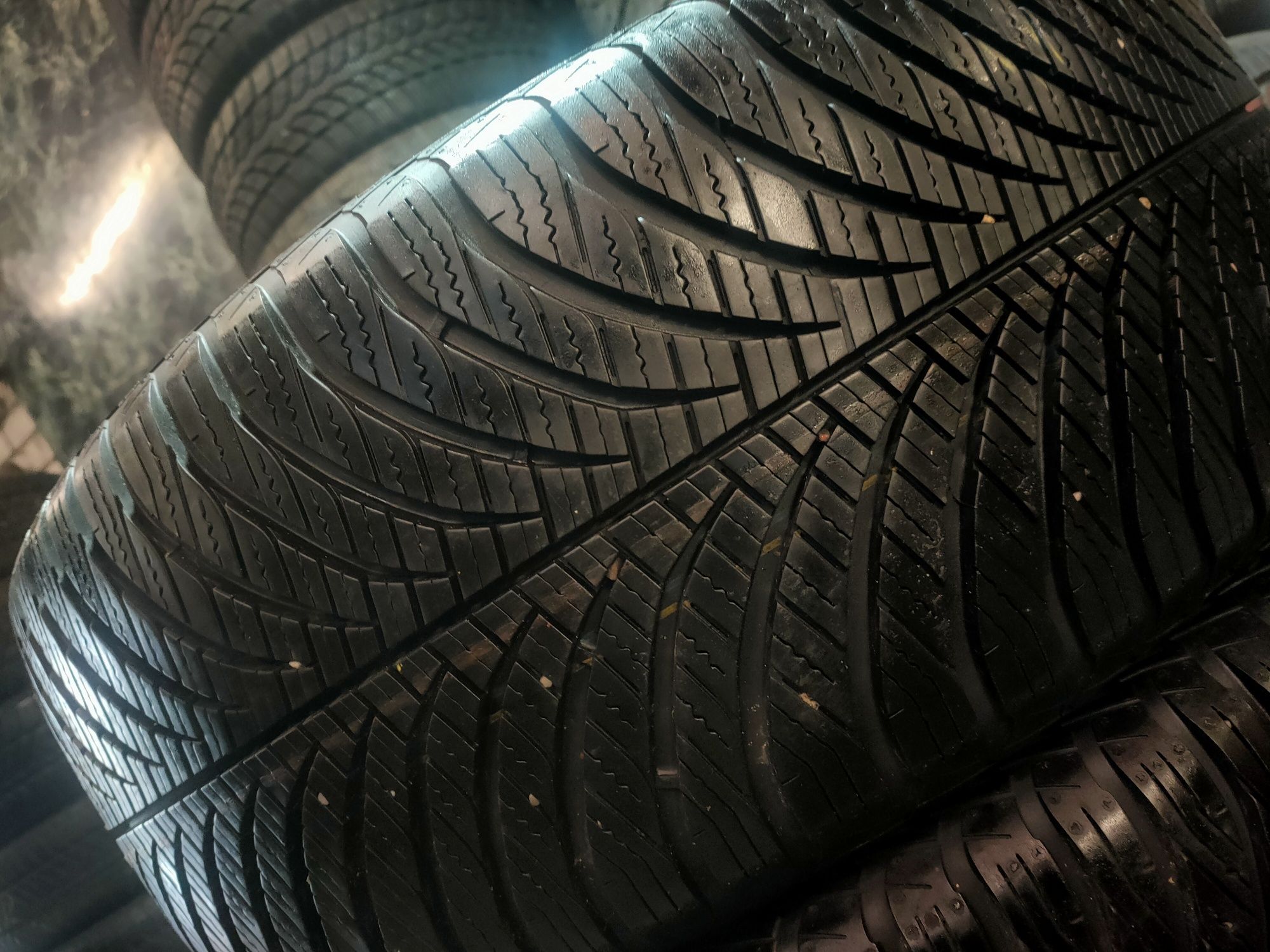 Всесезонка 2шт 225/50 R17 94V GoodYear Vector4Season