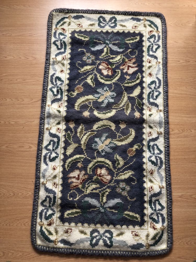 Conjunto de 2 tapetes de arraiolos
