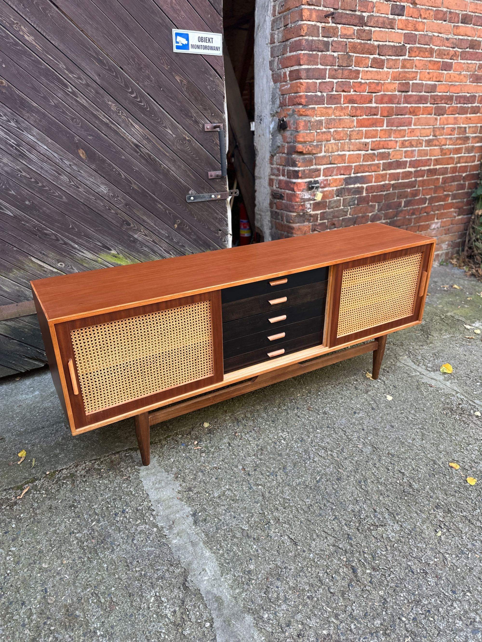 Duńska szafka / kredens / komoda / sideboard klasyczny tekowy