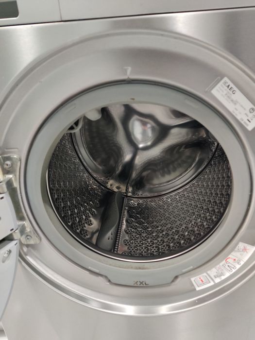 Máquina de lavar roupa AEG
