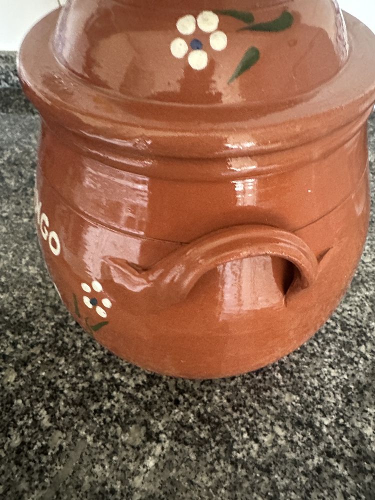 Panela em barro envernizado