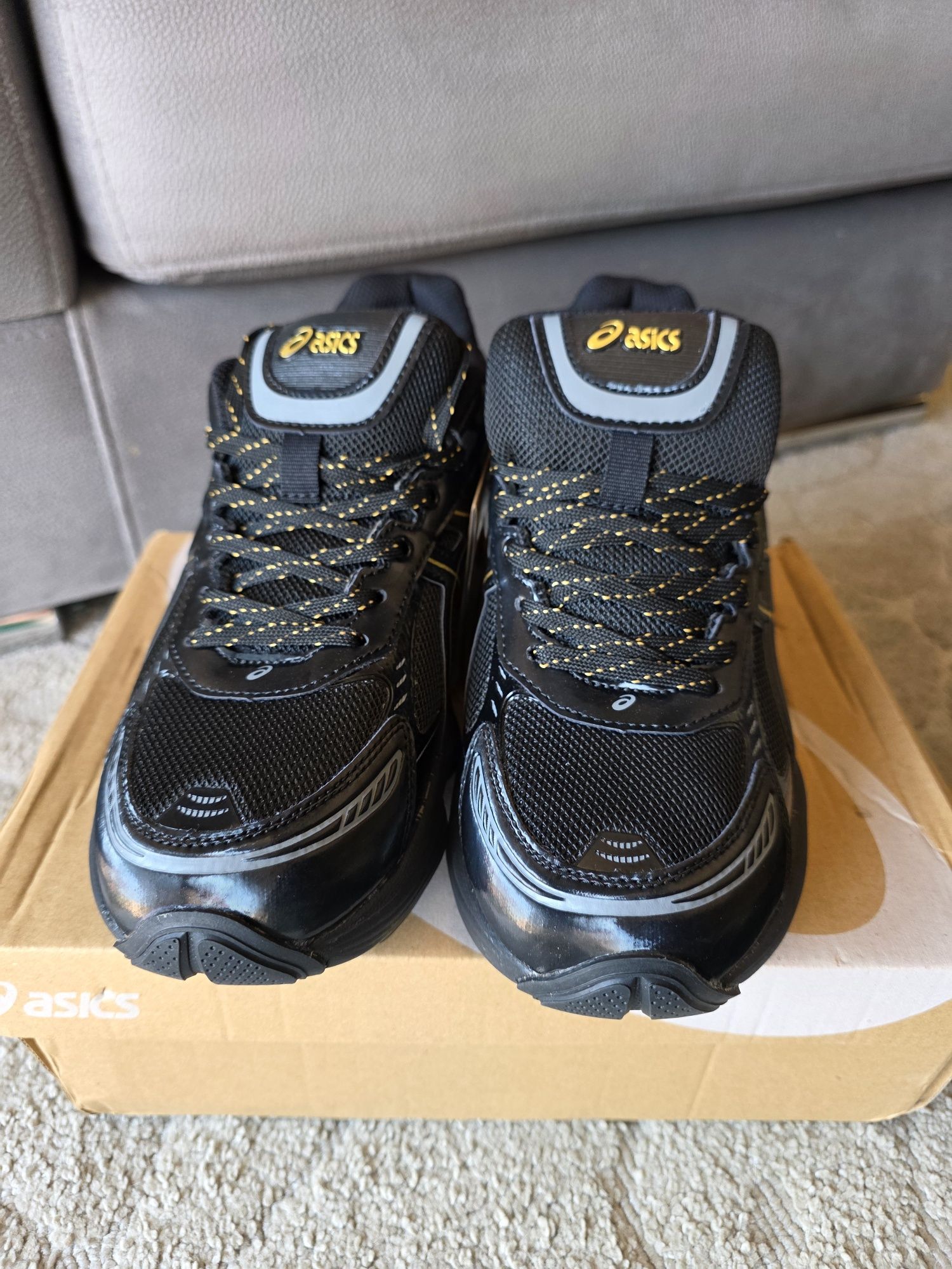 Sapatilhas Asics kinetic black and gold-numero 43,5