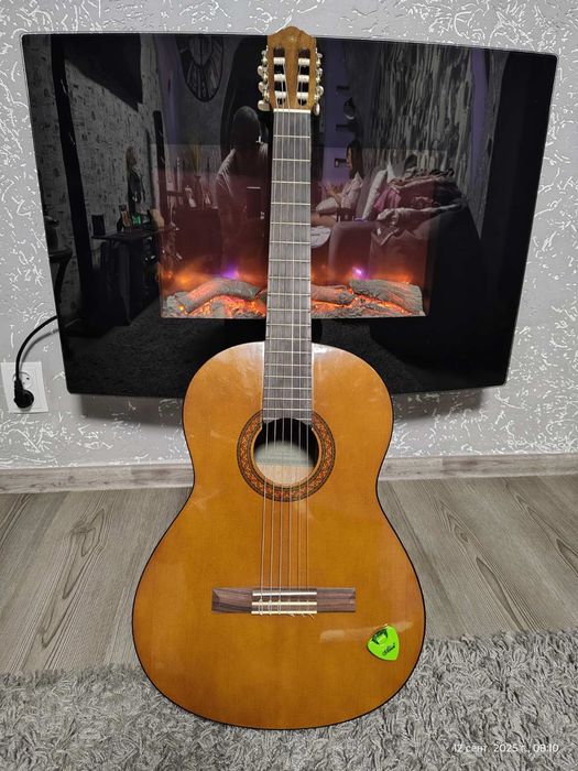 Классическая гитара  YAMAHA C40