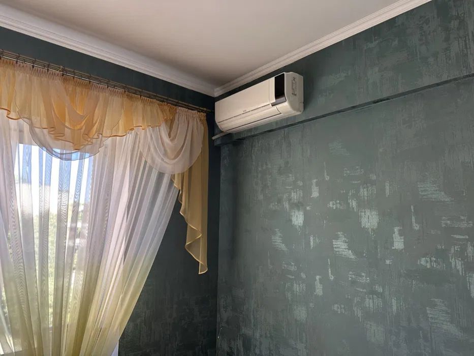 Продам трикімнатну квартиру на Миколаївці.