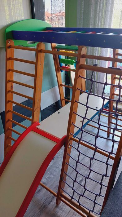 Małpi Gaj, Domowy plac (część 1) zabaw