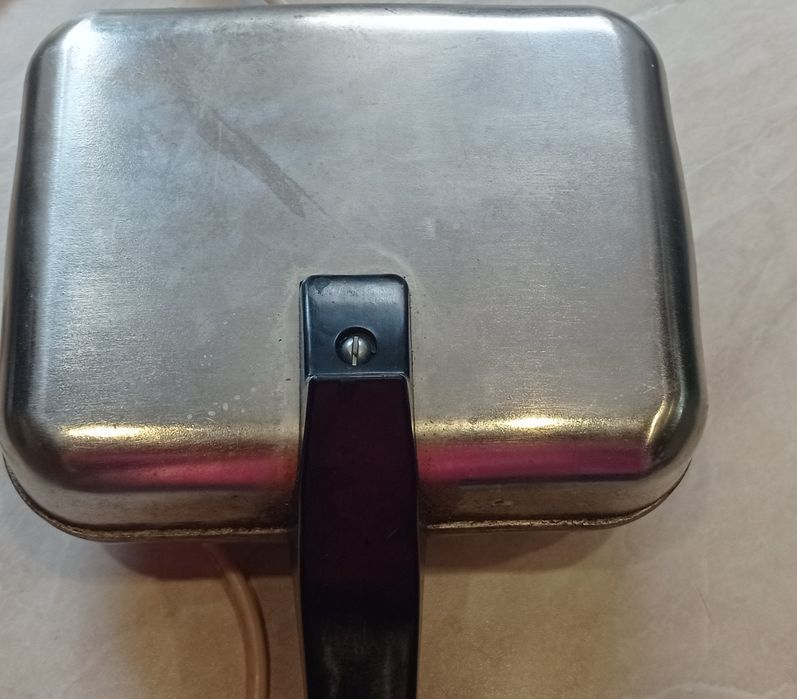 Електровафельниця