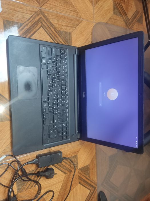 Ноутбук Dell Inspiron 15, 8 RAM, SSD 240, ОС Ubuntu