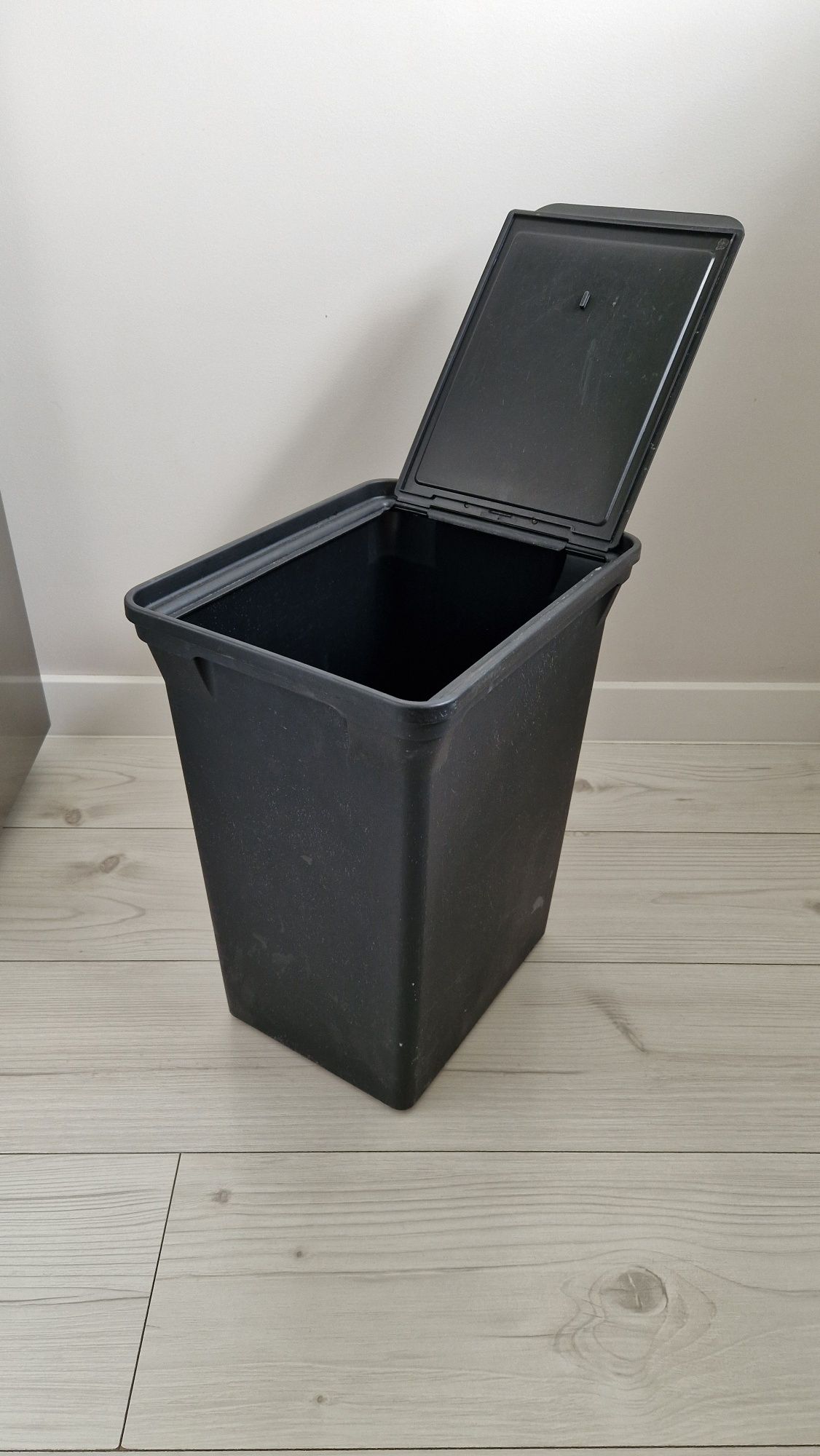 Kosz na śmieci 20 litrów