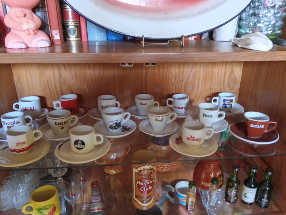 Chávenas de café mais pires.