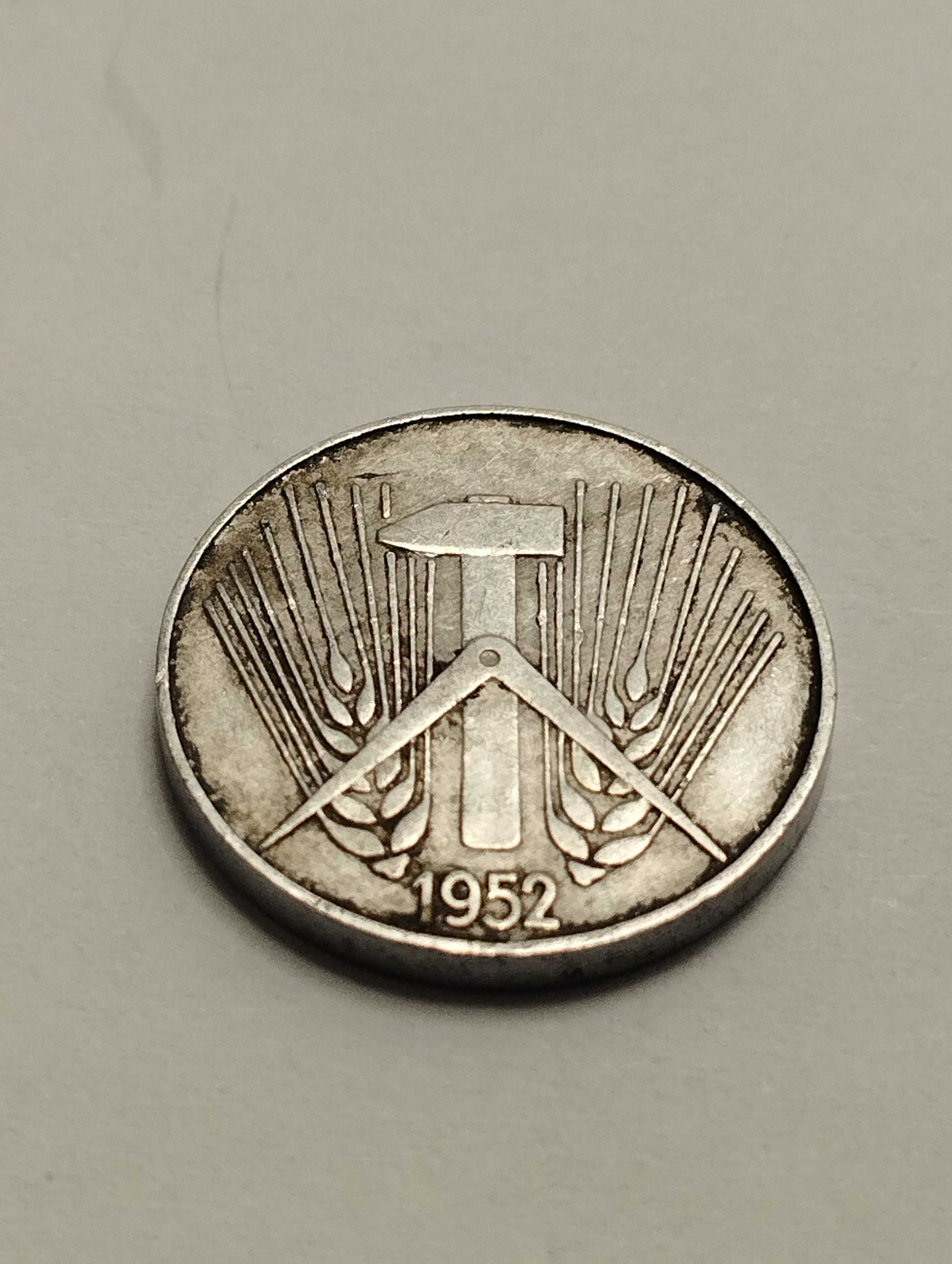 Sprzedam monetę Niemcy - NRD 5 fenigów 1952r. stan bdb.