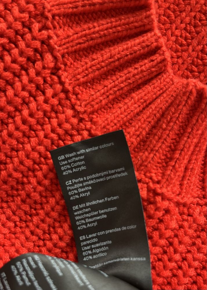 Weekday czerwony sweter crop